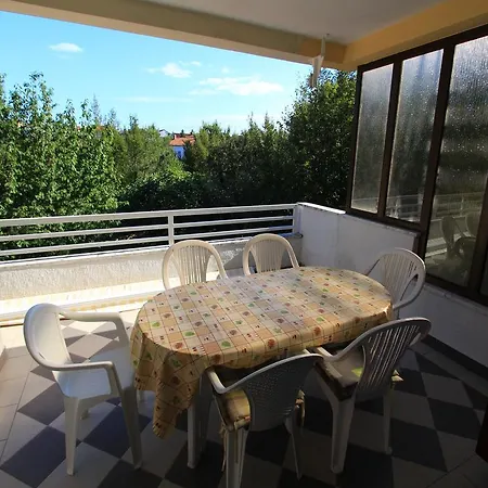 公寓 Kviki *